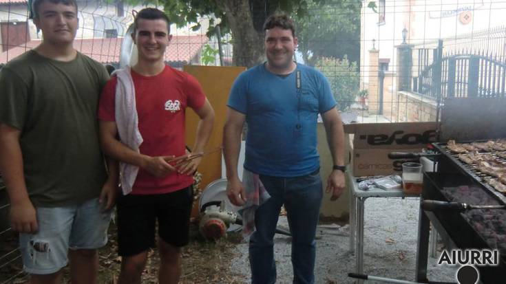 Bazkaltzeko eta afaltzeko aukera Goiburuko plazan