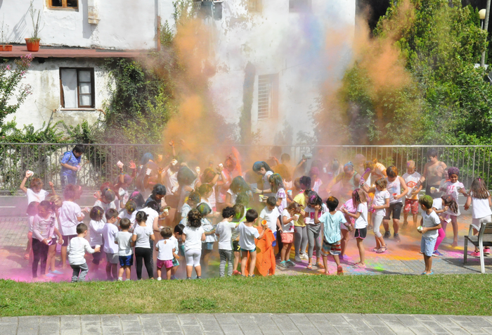 Haurren eguna eta mozorro festa, gaurkoan