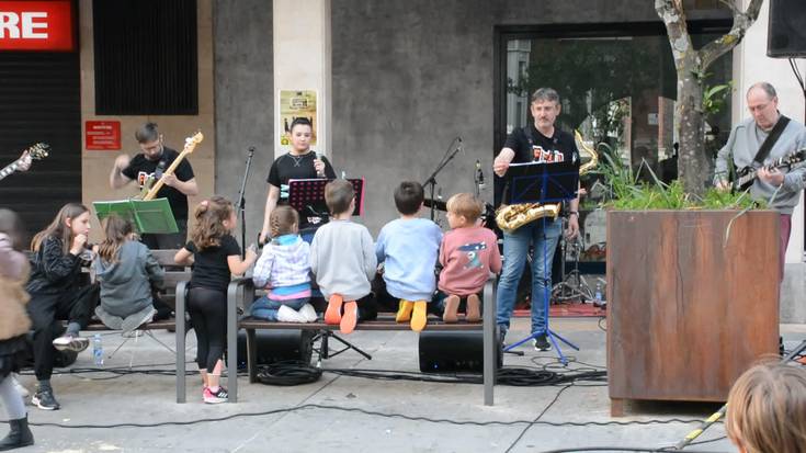 Fino´s Band, "Should i stay and should i go"