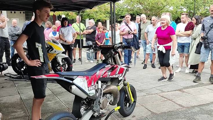 Beñat Fernandez "Pelontxu"ren moto erakustaldia