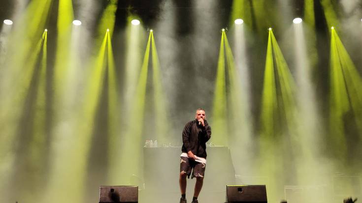 Sofia Gabanna eta Foyone musikari ezagunek Rap giroz mugiarazi dute plaza bart