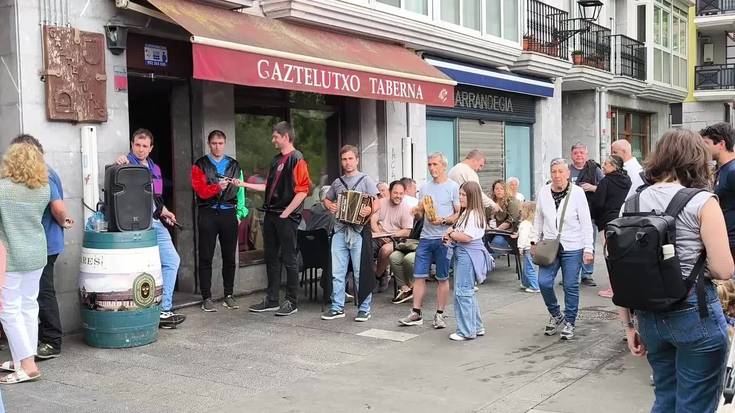 Bertso poteoa, Punttuka bertso eskolako kideekin