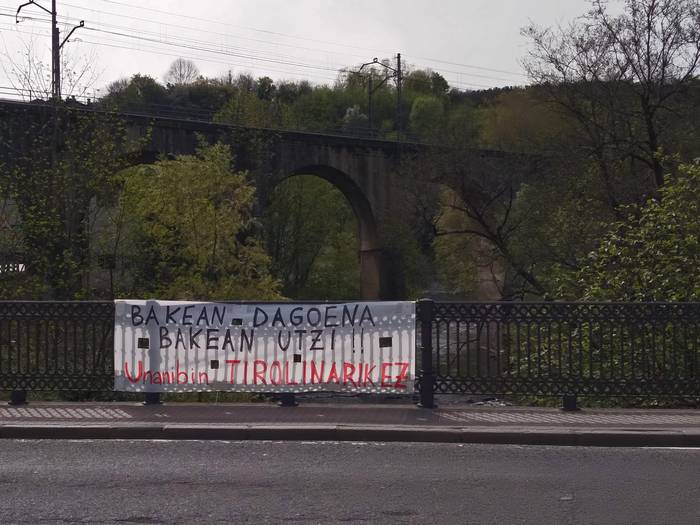 Tirolinaren aurkako bilkura
