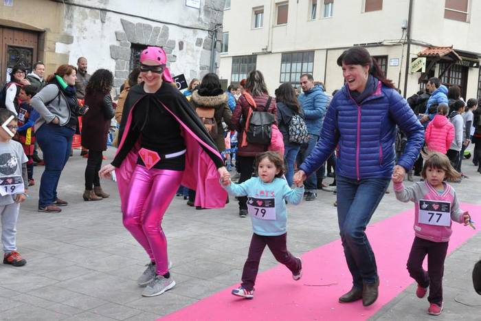 Super H elkartasun festa, larunbat osoan zehar